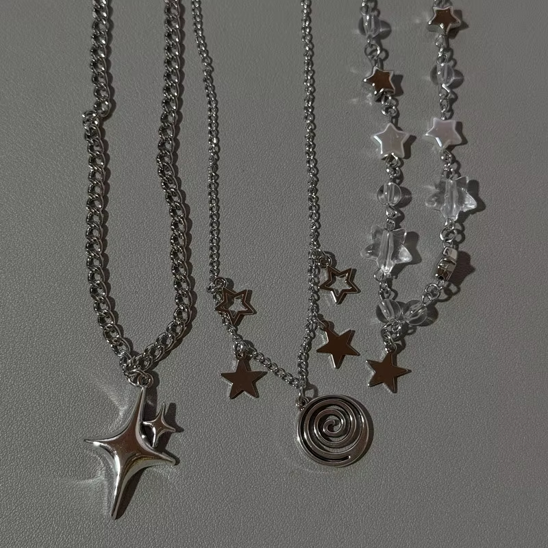 Collana con ciondolo a forma d - Layered Pendant Necklace Aesthetic recensione e prezzo