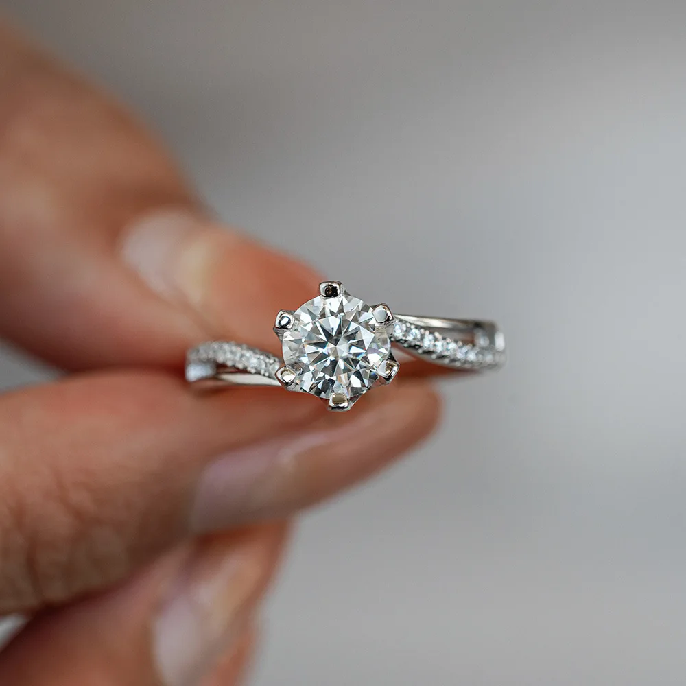 Anello Lumira con braccio intr - Moissanite Engagement Ring 1 Carat recensione e prezzo